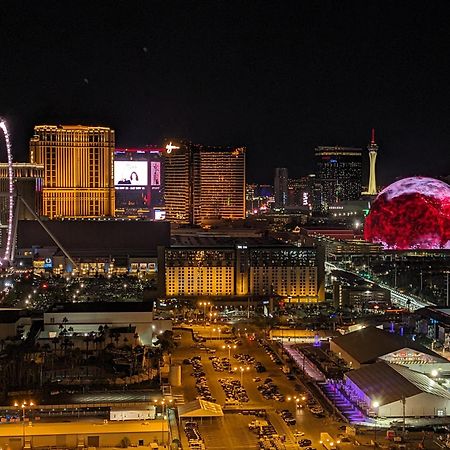 Penthouse Suite With Strip View At The Signature At Mgm Grand Лас Вегас Екстериор снимка