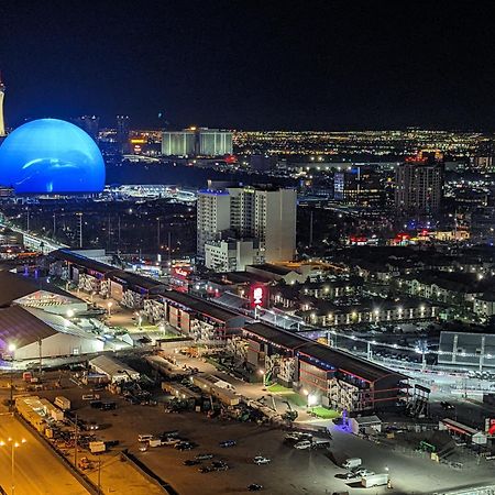 Penthouse Suite With Strip View At The Signature At Mgm Grand Лас Вегас Екстериор снимка