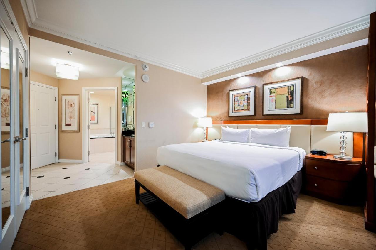 Penthouse Suite With Strip View At The Signature At Mgm Grand Лас Вегас Екстериор снимка