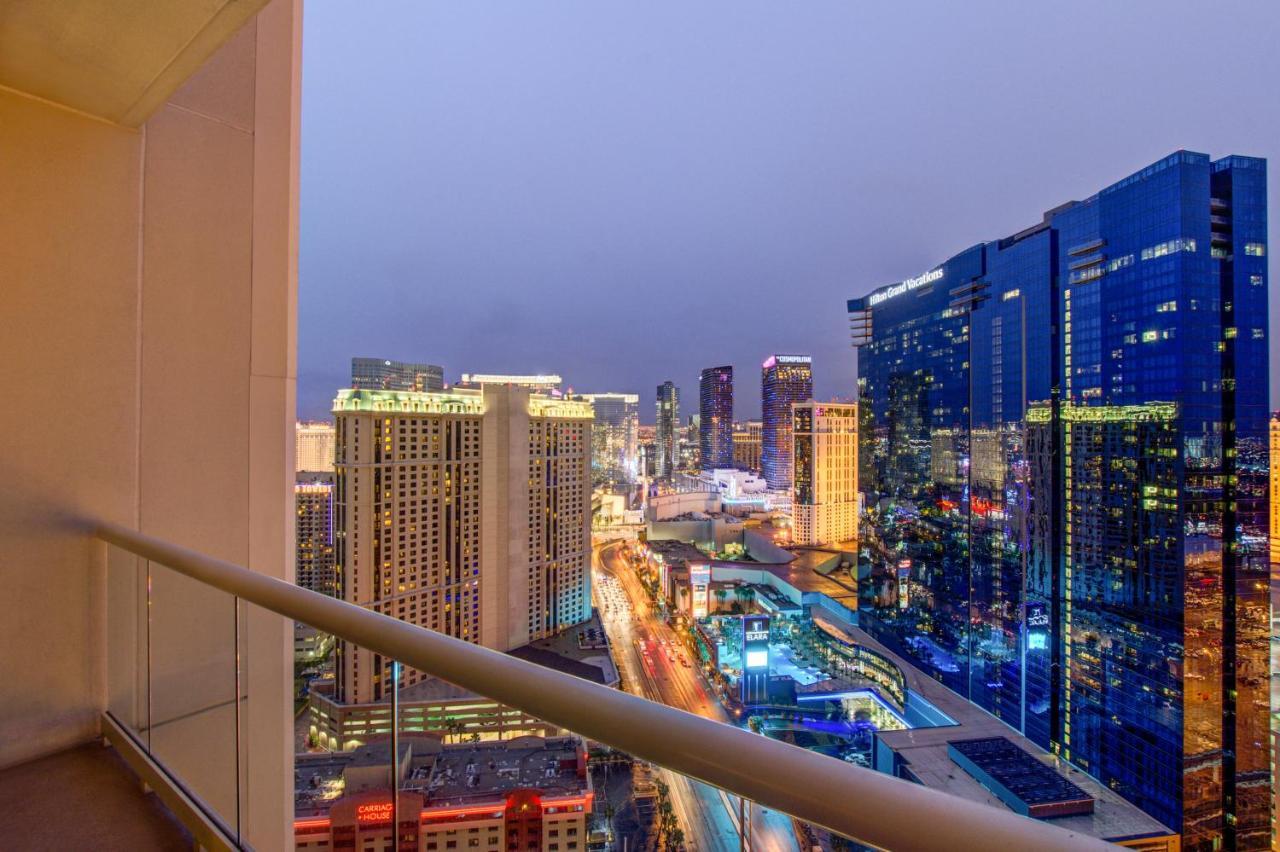 Penthouse Suite With Strip View At The Signature At Mgm Grand Лас Вегас Екстериор снимка